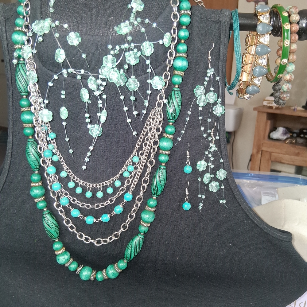 9 Mixed Jewelry Pieces Teal Turquiose Green Bracelets Necklaces Earrings